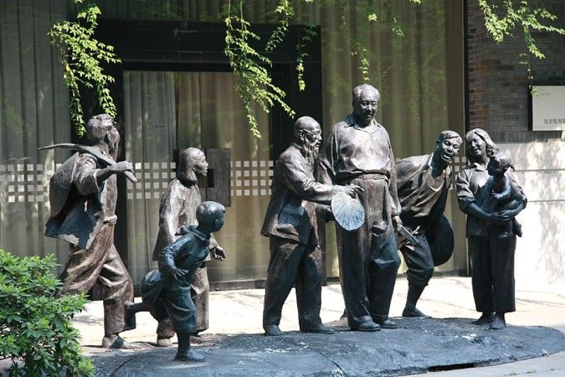 玻璃钢雕塑:重塑城市景观的艺术